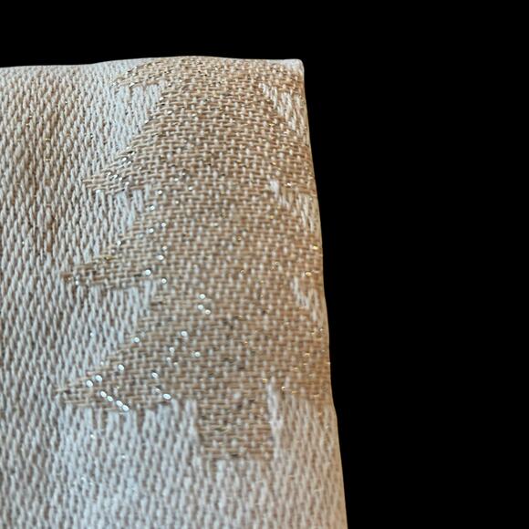 Tahari Christmas Tree Dinner Napkins 18x18 Set of 8 Pink Holiday Shimmer New - Picture 6 of 15